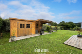 Maison contemporaine avec jardin et garage