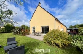 Beau pavillon avec terrasse et garage