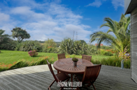 Maison avec terrasse et jardin