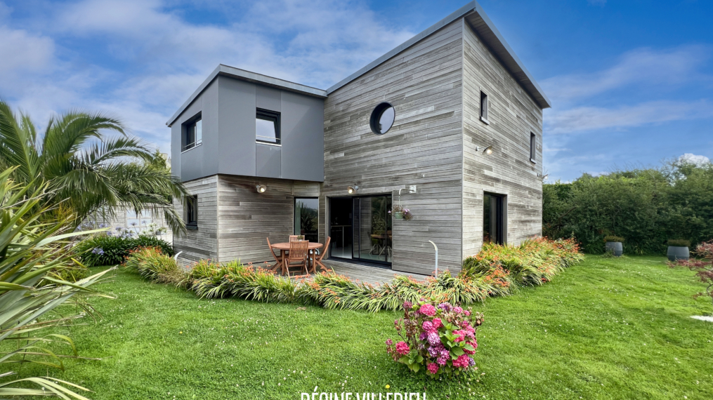 Maison avec terrasse et jardin