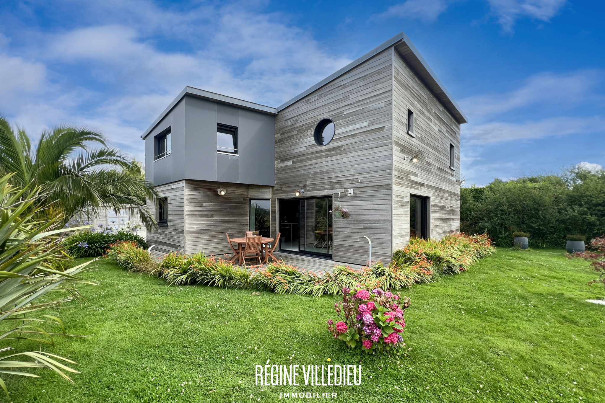 Maison avec terrasse et jardin