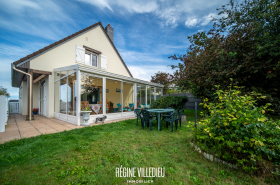 Maison avec véranda et jardin sud au calme